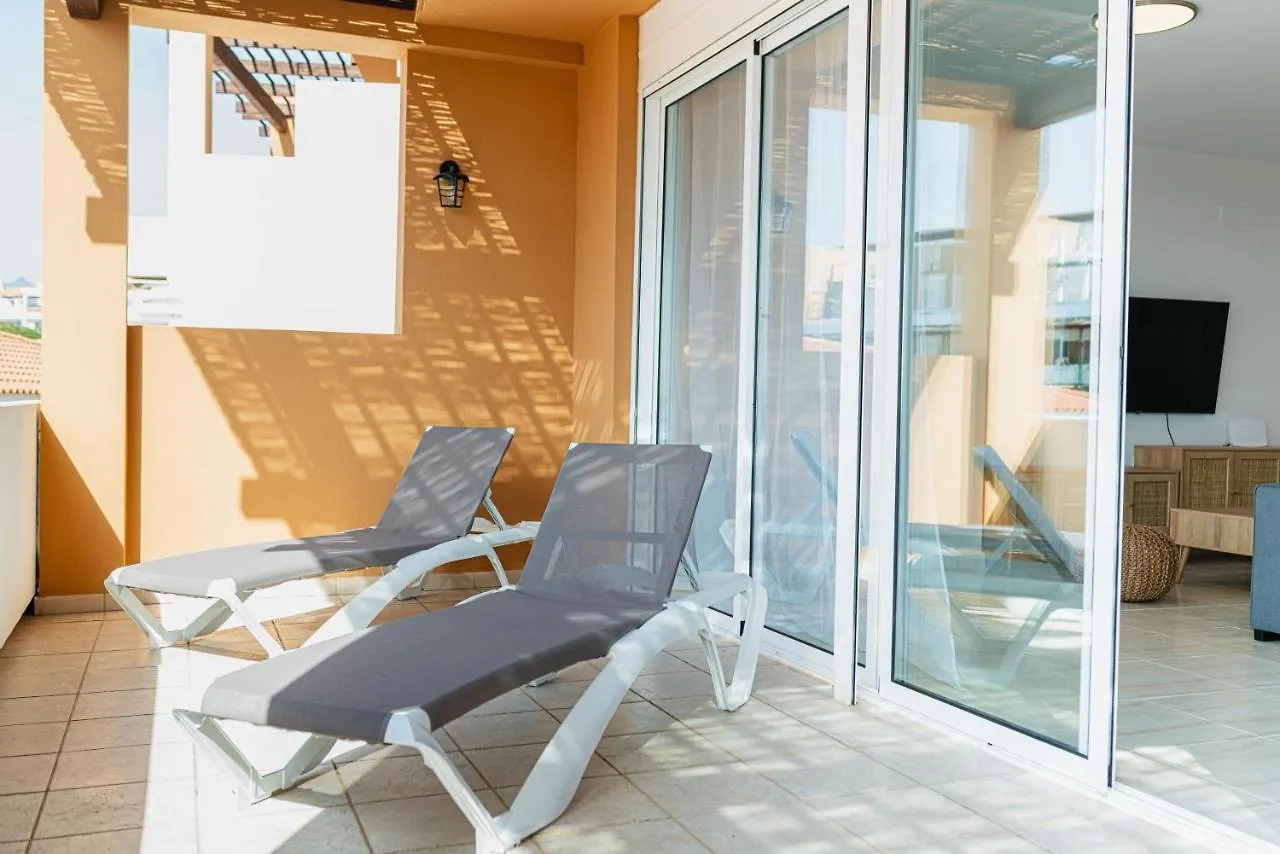 Spacious Apartment With Large Terrace In Amarilla Golf 圣米格尔德阿沃纳